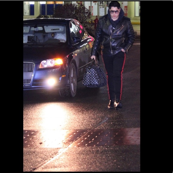 Matthew Tufts Moore PopUp Shop on PoshMark Welcome - Picture 5 of 8